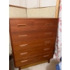 Image 5 : Mid-Century Modern Five-Drawer Teak Chest of Drawers