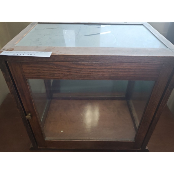 Vintage Wood & Glass Curio Cabinet (missing inside glass shelf) 15 1/2 w 10 d 14 1/2 h