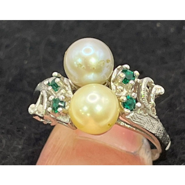 Plated Sliver, Pearl, and Emerald Ring (total weight 3.2g)