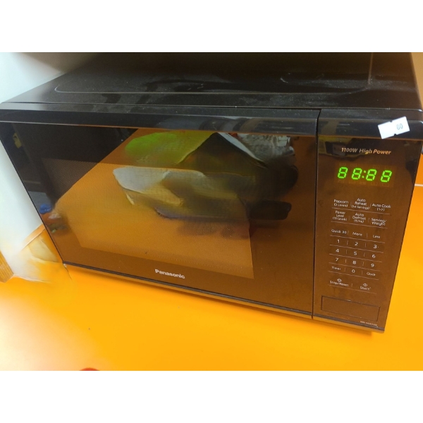 Panasonic Model NN-SG616B Countertop Microwave