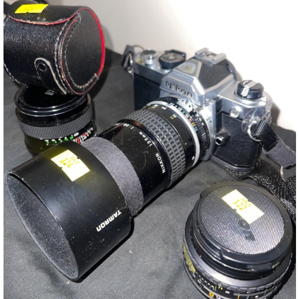 NIKON 2423520 w/ NIKKOR 135mm 1:29 Lens