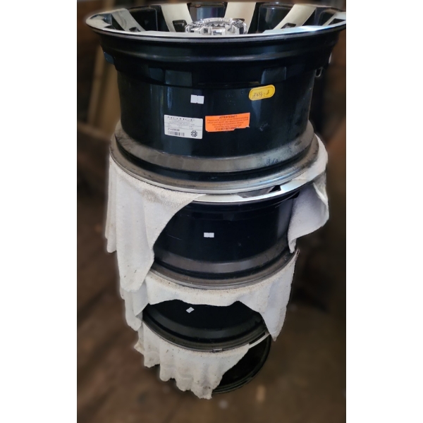 - Set of 4 Tire Ultra Motorsports Model 2148982B Rims 