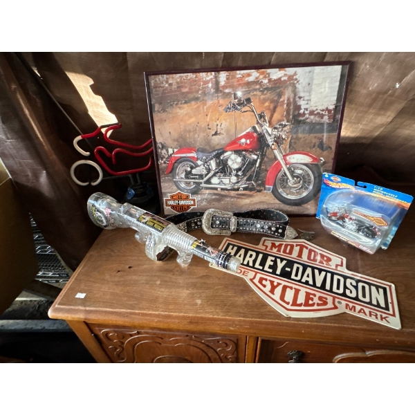 Harley Davidson Collectibles - Neon Bar Light HD Sign Hog & More