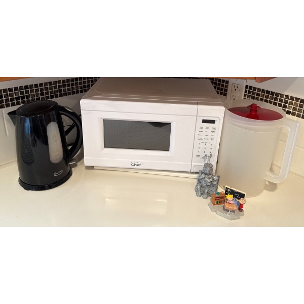 Small Master Chef Microwave Model EM720CNF-PM, Betty Crocker Kettle & More! 