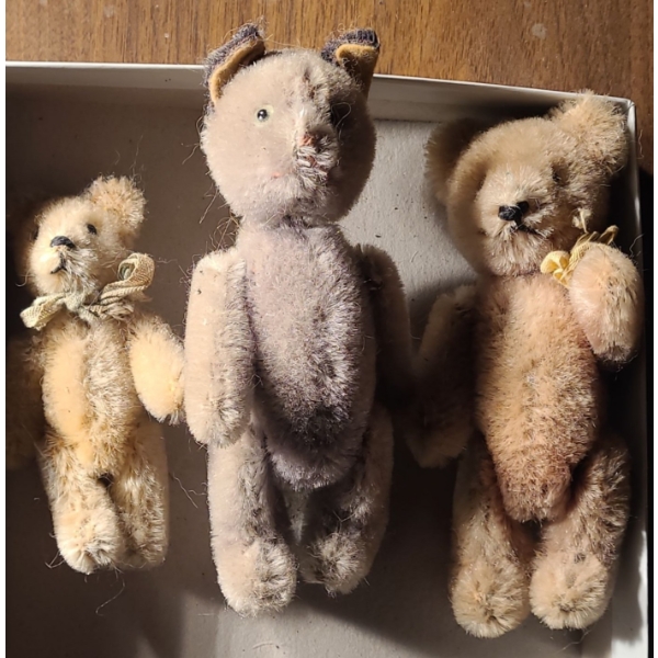 - Vintage Steiff Grey Cat and Two Bears- Tallest: 3.5 W, 5 T, No Tags