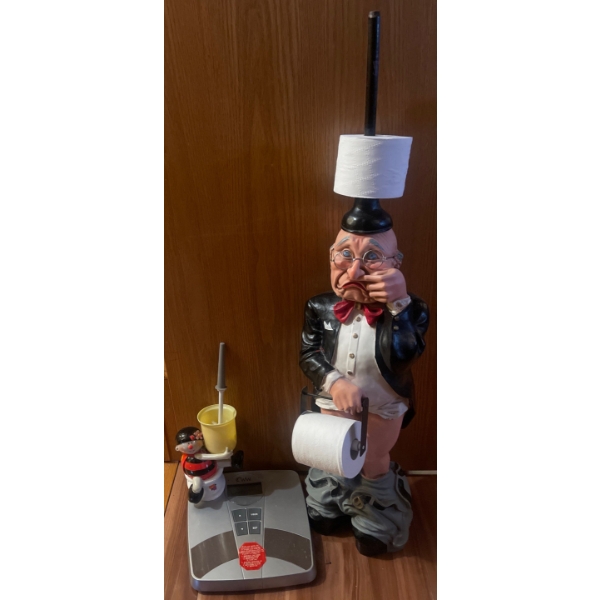  Mr Stinky Bathroom Tissue Roll Holder w/His Pants Down & Bathroom Scale