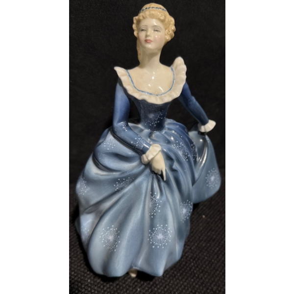 Doulton & Co Limited HN 2334 "Fragrance" Bone China 1965  (8"tall)