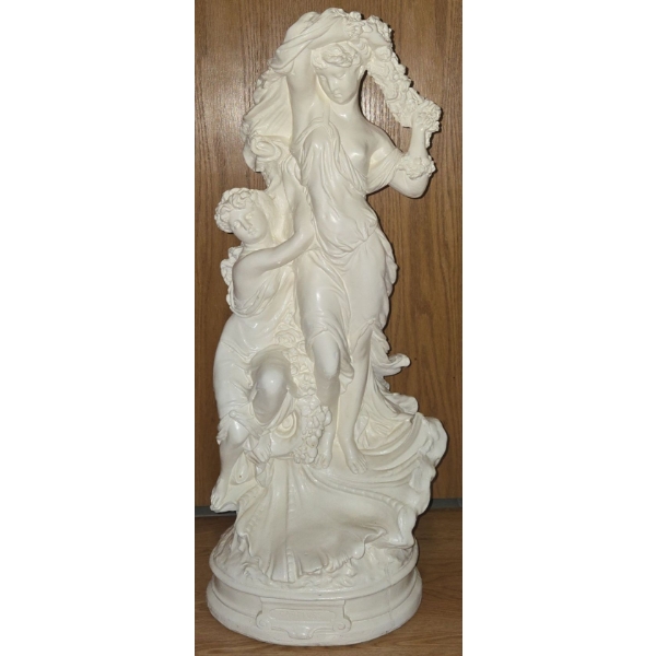 Lovely Ceramic Sculpture - 28T