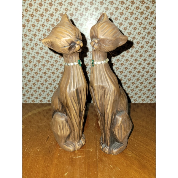 Siamese Feline Duo 9T