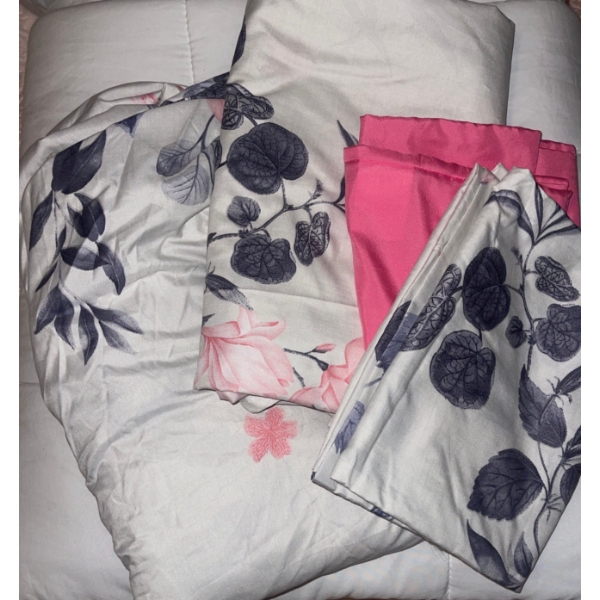 Floral Queen Sheets w/ White Comforter & Doilies