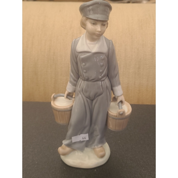 Lladro Figurine A-18-Ju