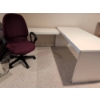 Image 1 : Modern White Desk with L-Shaped Extension and Burgundy Office Chair