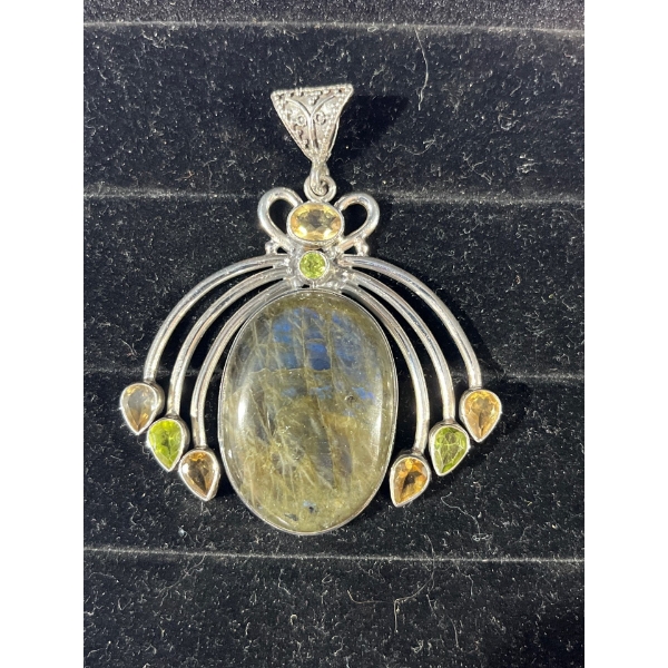 Yellow/Green Stone Pendant