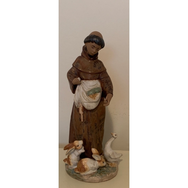 LLADRO Porcelain Monk Feeding Farm Friends 9T