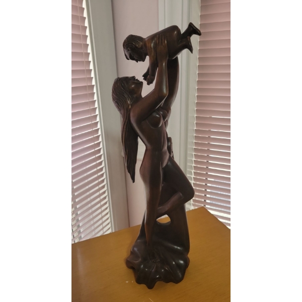 Hand Carved Sandalwood Figure Depicting A Mother & Her Child At Leisure 18T