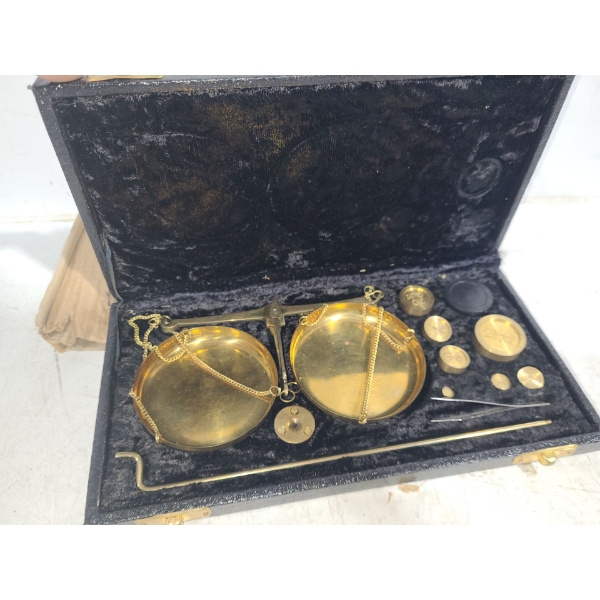 Brass Balance Scales w/ Case 9.5 X 5 (Case Size)