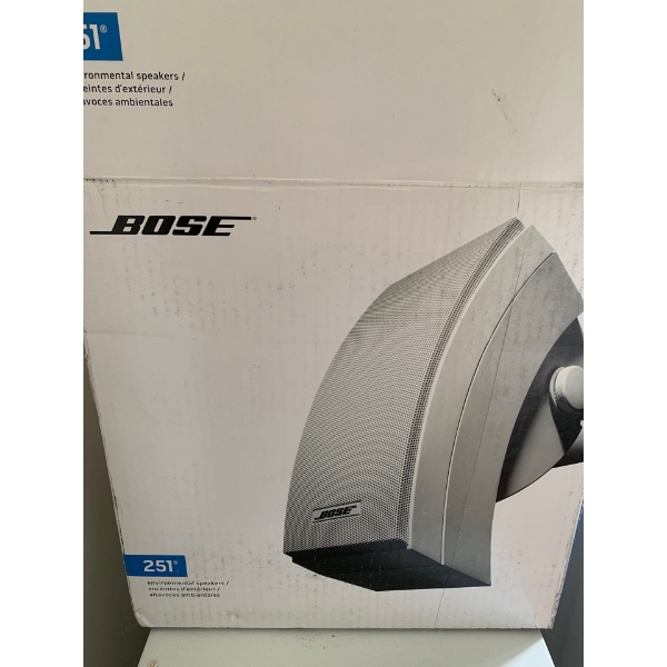 Bose Speakers 25l & Mounting Brackets Look New