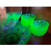 Image 3 : green uranium glass, large bowl and seven small bowls