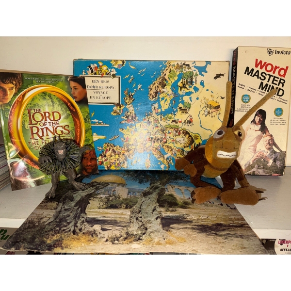 Juvenile Entertainment Collection - Lord Of The Rings Where's Waldo & More