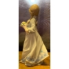 Image 2 : LLADRO Porcelain 'Flores A La Maestra' 8T