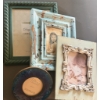 Image 6 : Home Décor Lot: Frames, Plates, Candle, Oil Lamp