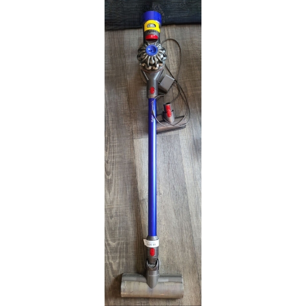 Dyson Cordless/ Rechargeable Stick Vacuum Model V 7 