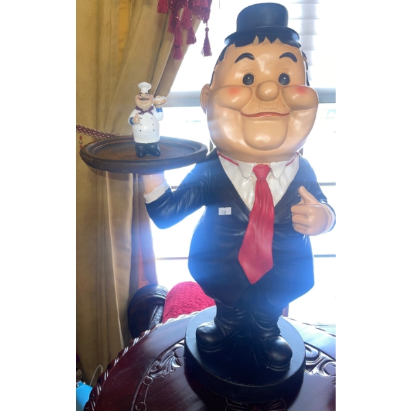 Hardy Waiter Statue 24T