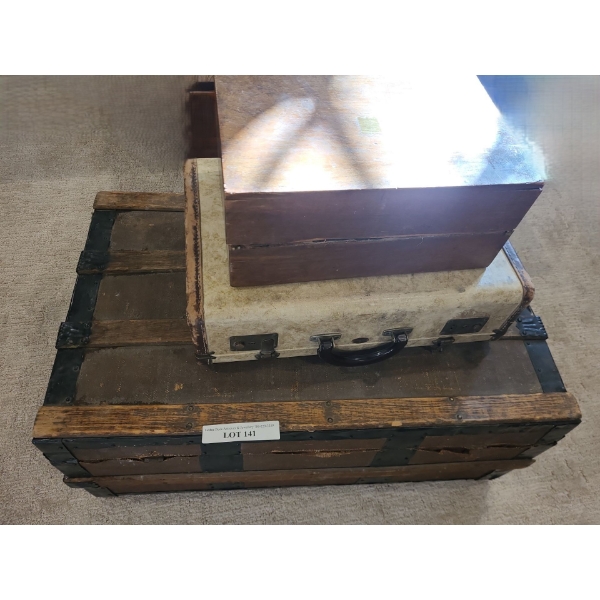 Vintage Steamer Trunk 30 w 18 d 12 1/2 h.  Paramount Suitcase & Wooden Storage Box