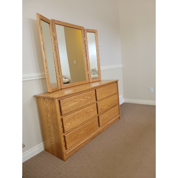 Double Wide Oak Dressing Table w/ Standing Mirror 59x23x70