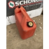 Image 2 : 6 Plastic Gasoline and Water Storage Containers