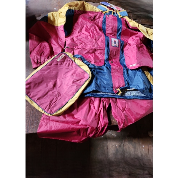 - Indian the Spirit of AGU Sport- Rain Jacket and Pants w/ Pouch, Size Small