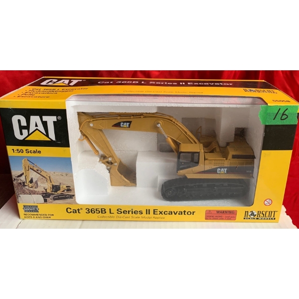 非売品　CAT 365B L SERIES II ダイキャストモデル 1:50 Cat® 365B L Series II Hydraulic Excavator with 2 PVC