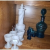 Image 4 : Assorted Decor Including: Marble Shot Glasses and Decanter 11 T