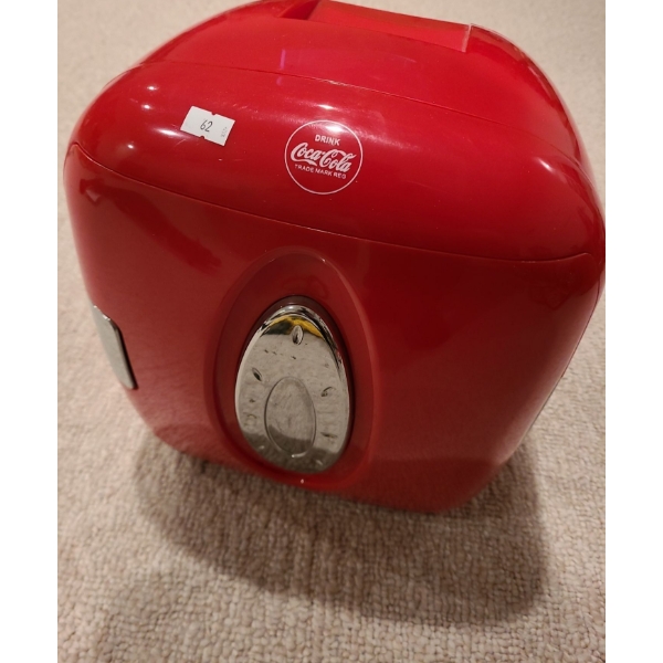 Coca-Cola Collectibles: Koolatron Model KWCXJ-6 Mini Drink Holder w/ Warm and Cool Settings 13 T