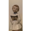 Image 5 : Lladro Porcelain NOA Series 9.5T Aspiring Choir Boy 