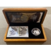 Image 1 : 2004 Canadian $8 Grizzly Bear Coin and Stamp Collectible Set