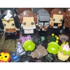 Image 2 : Lego Mini Figures and Flowers, Small Quantity of Lego, Other Mini Figures