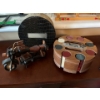 Image 1 : Vintage rotating poker chip caddy, likely from the mid-20th century, which holds poker chips in vari