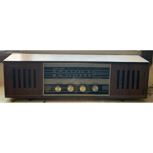 Strauss Mo.LT-70 AM/FM Radio w/ Dual Speakers