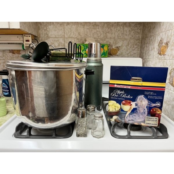 Huge aluminum pot, salt and pepper shakers Apple pro peeler kitchen ornaments, plus More great Items