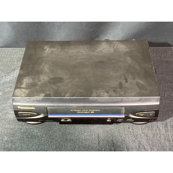 Panasonic OmniVision 4-Head Hi-Fi Stereo VCR with Remote and Manuals