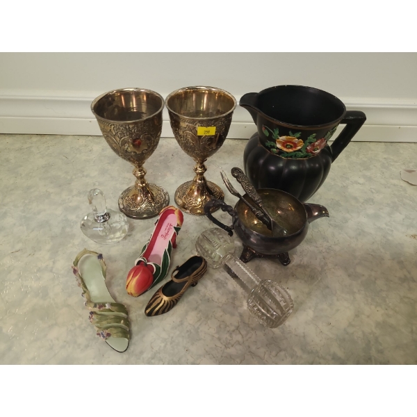 Miscellaneous decorative accessories