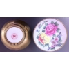 Image 3 : Decorative Set Featuring Floral Plates, Crystal Accents, and Pink Accessories