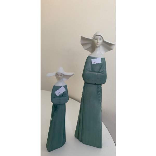 Hand Painted Pair of Nuns By Ardalt Japan - Tallest is 10.5T 