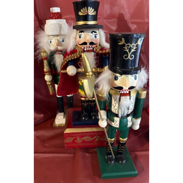 Christmas Decor - Nutcracker Trio 13T