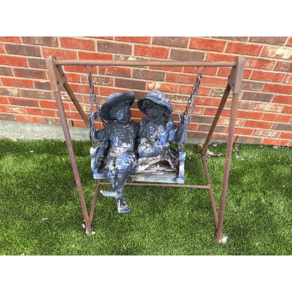 Yard Decor, Young Couple, Damage, 35W, 32T 