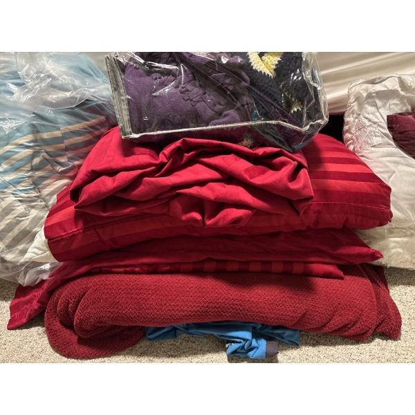 Selection of Warm Duvets& Bedding 