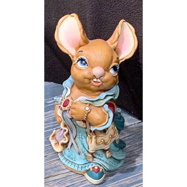 Pen Delfin Figures -  'Aunt Ruby ' (5W, 9T) in Ruby Anniversary Box 