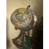 Image 4 : Mini Globe, Wall Shelf, Welcome Sign