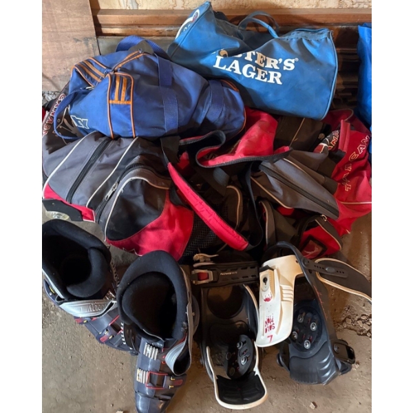 Vintage Sports - Ski/Snowboard Boots Incl. Marker Skis, Large XXL Duffle Bag with Various Gear 